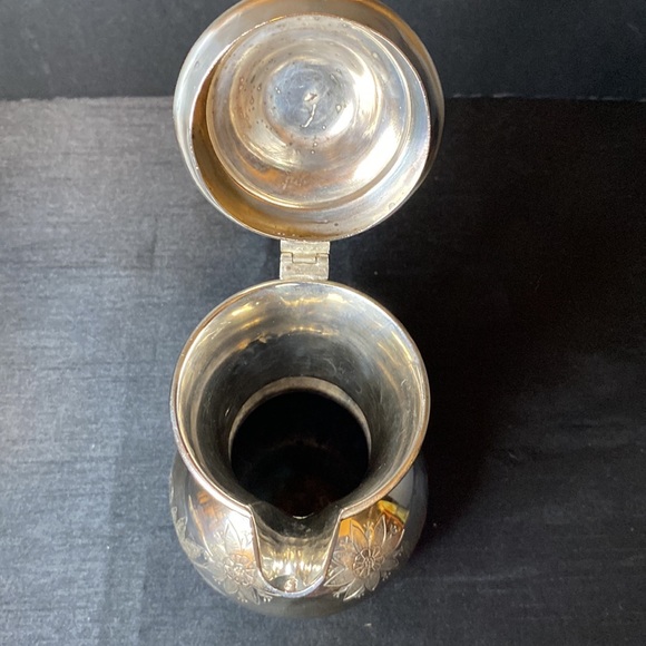 Meriden B Company 1945 Chocolate Pot - Picture 10 of 10